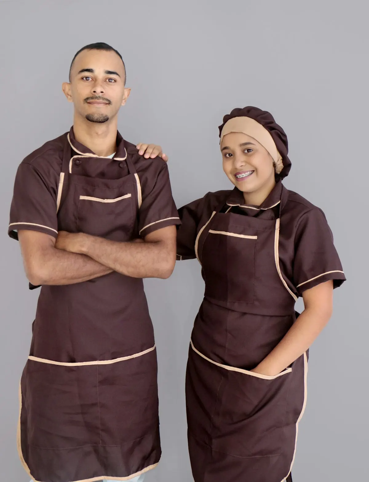 Deux intervenants Mery Clean Assistance en uniforme